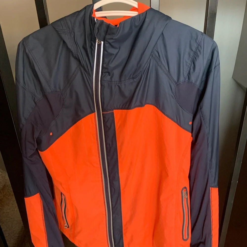 Lululemon jacket - Picture 1 of 2